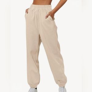 NWOT Naked Wardrobe Oversized Joggers Sweatpants in nude Size M